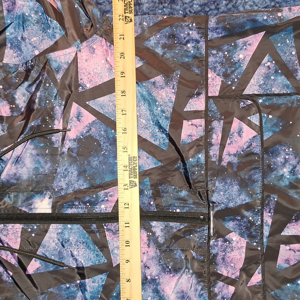 ๐ Wind breaker with night sky galaxy pattern. Like new. Mens size small. - Picture 12 of 14